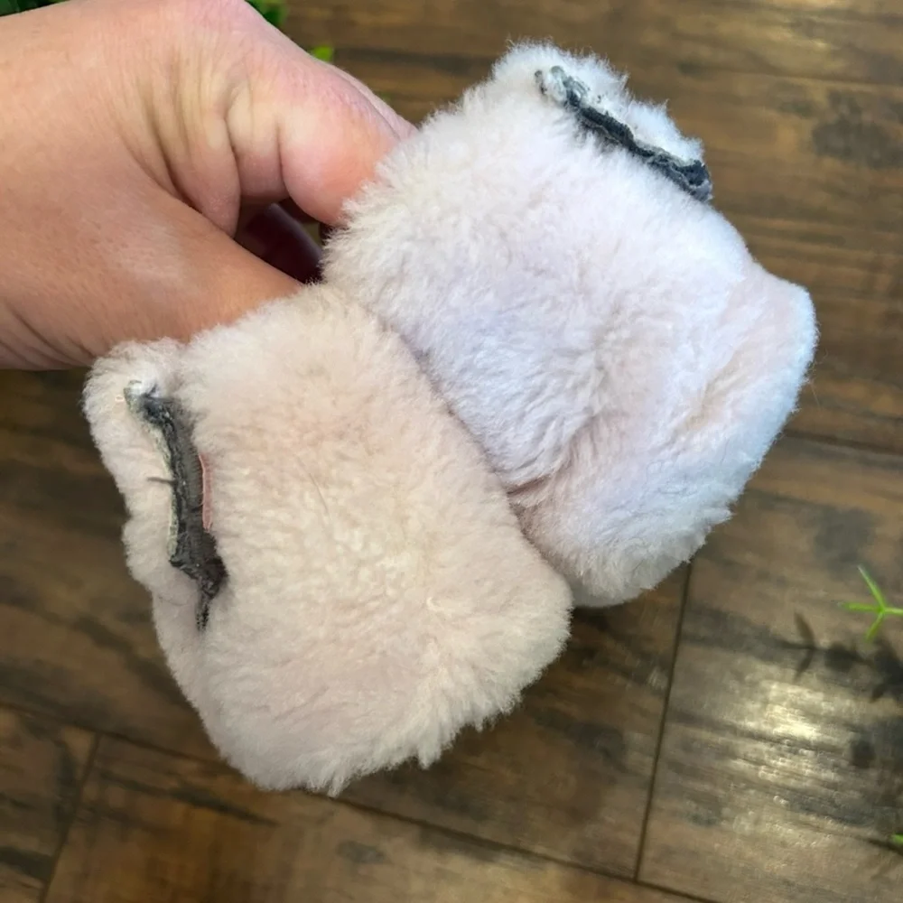 SOREL Bear Paw Slippers Fury Fuzzy Soft Dusy Pink Baby Infant Booties Size 2 - Picture 4 of 7